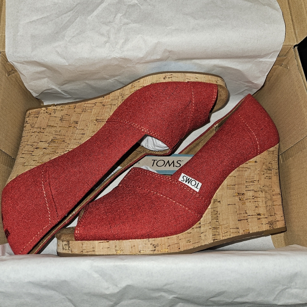 TOMS Women's Red Wedge Shoes, Size 8.